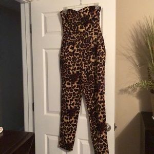 Leopard jumper with pockets.